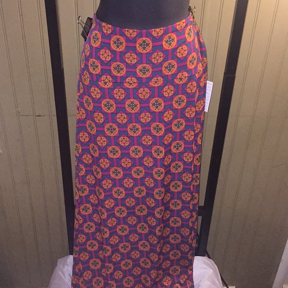 LuLaRoe Dresses & Skirts - NWT lularoe maxi skirt! Size XL ! Lovely print!